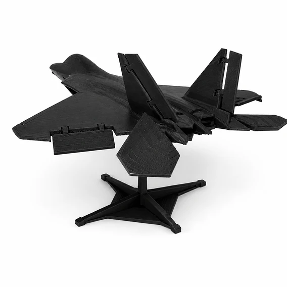 Модель винищувача на підставці F22